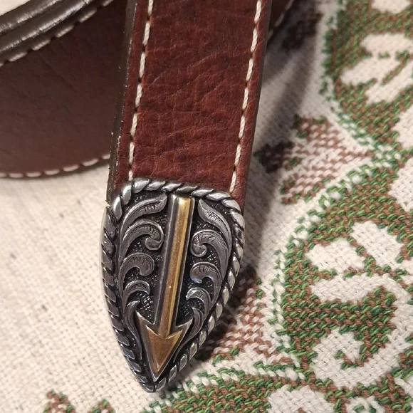 Elegant Brown Leather Belt with Silver Buckle - Picture 3 of 16